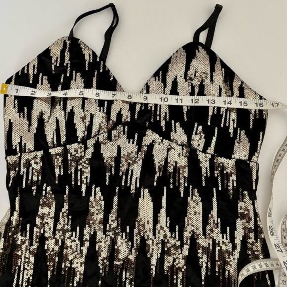Fashion Nova Dress Medium Sequin BodyCon Mini Art Deco Disco Glam Festival - Picture 6 of 12
